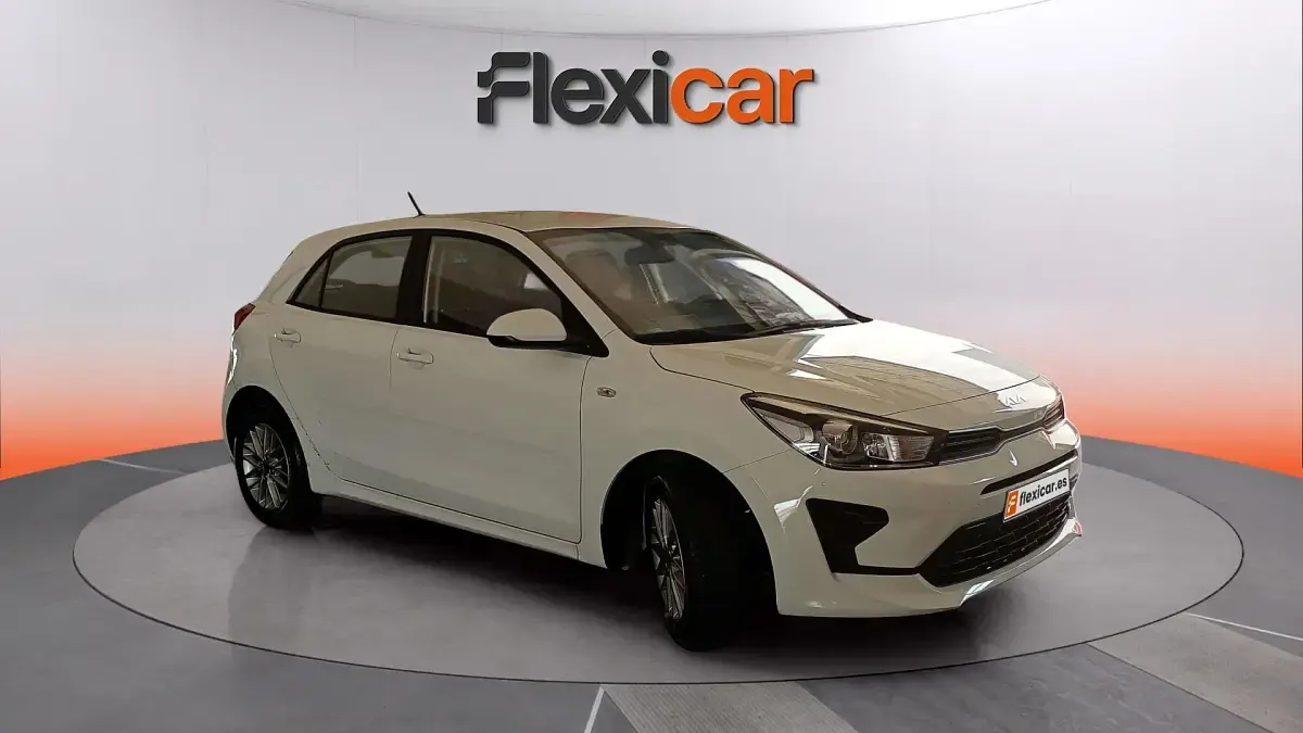 Usado Kia Rio 84 CV (61 kW) 2023 Berlina