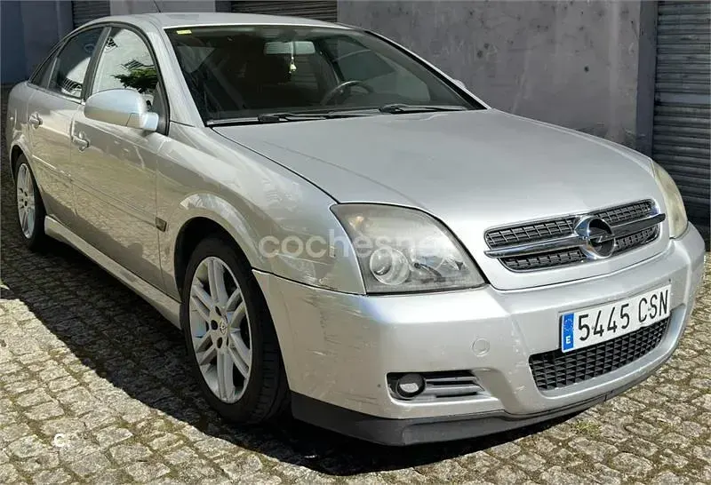 Usado Opel Vectra GTS 125 CV (91 kW) 2004 Gris / plata Berlina