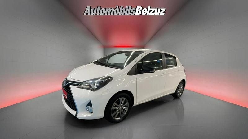 Blanco Usado 2015 Toyota Yaris Active Utilitario | 11.990 € (Precio justo) - Imagen 1/4