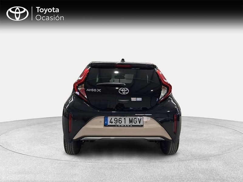 Usado Toyota Aygo X 72 CV (52 kW) 2023 Beige SUV