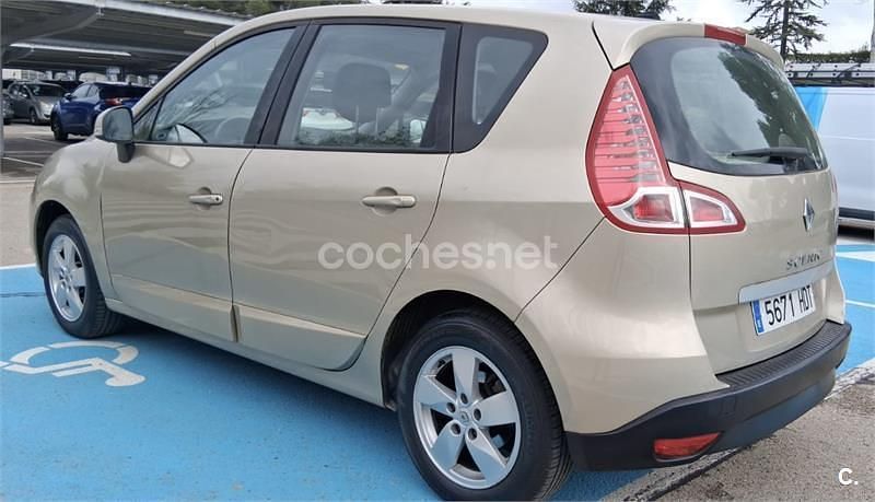 Usado Renault Scénic III 110 CV (80 kW) 2011 Beige Monovolumen