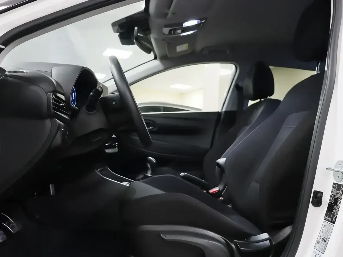 Usado Hyundai Bayon 100 CV (73 kW) 2025 Blanco SUV