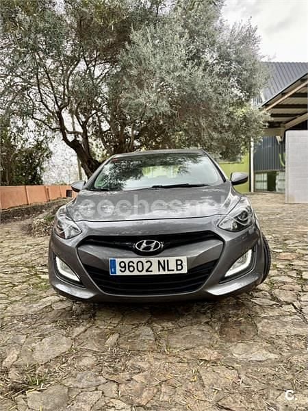 Usado Hyundai i30 100 CV (73 kW) 2013 Gris / plata Berlina