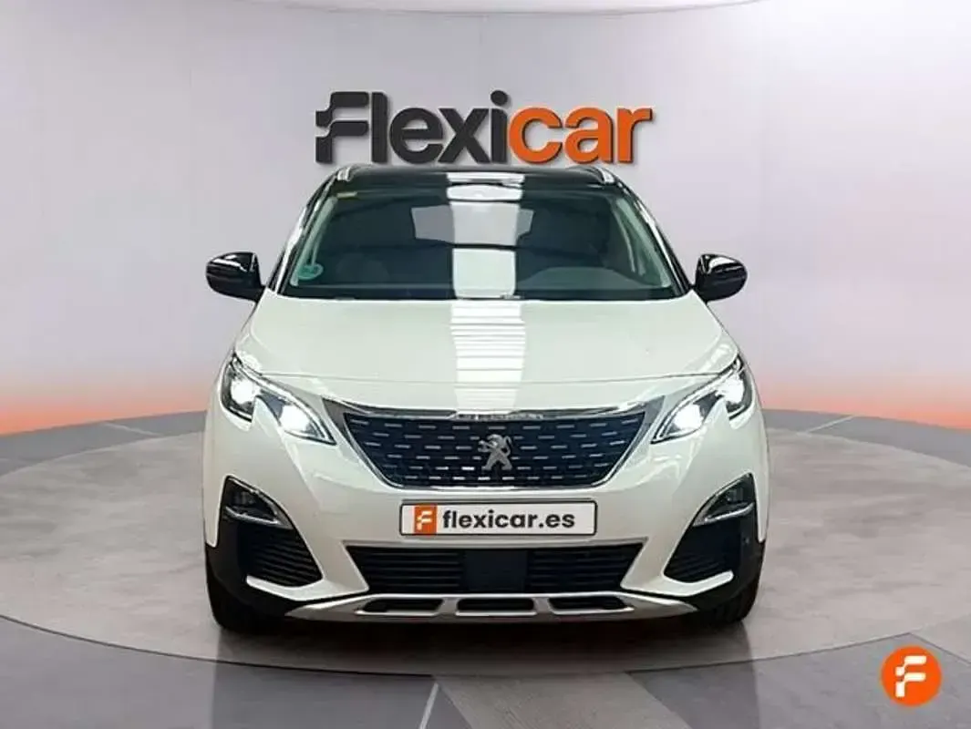 Usado Peugeot 3008 Allure 120 CV (88 kW) 2018 Blanco SUV