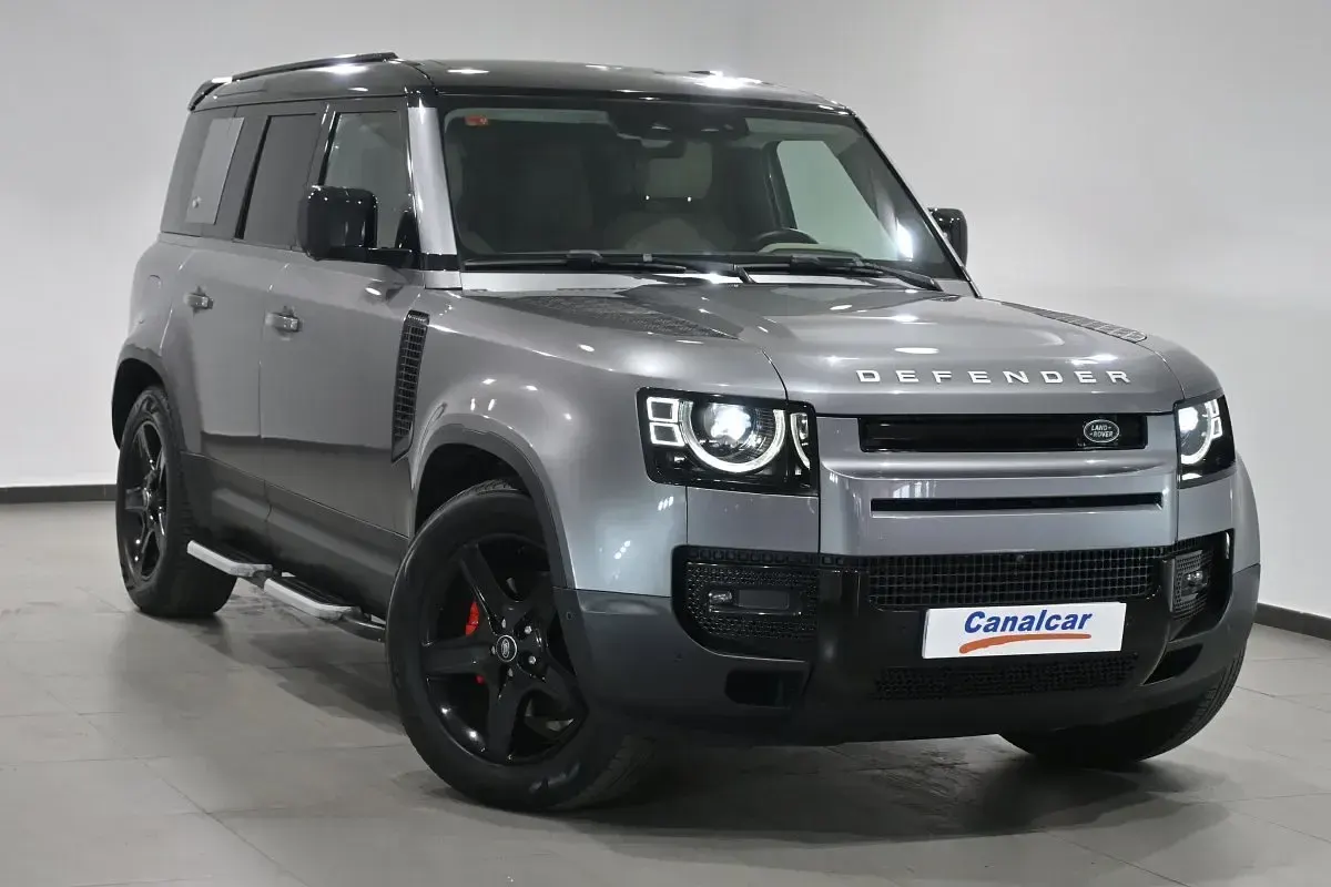 Begagnad Land Rover Defender S 240 HK (176 kW) 2021 Grå SUV