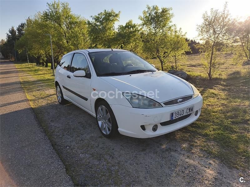 Brugt Ford Focus Trend 100 HK (73 kW) 2004 Hvid Sedan