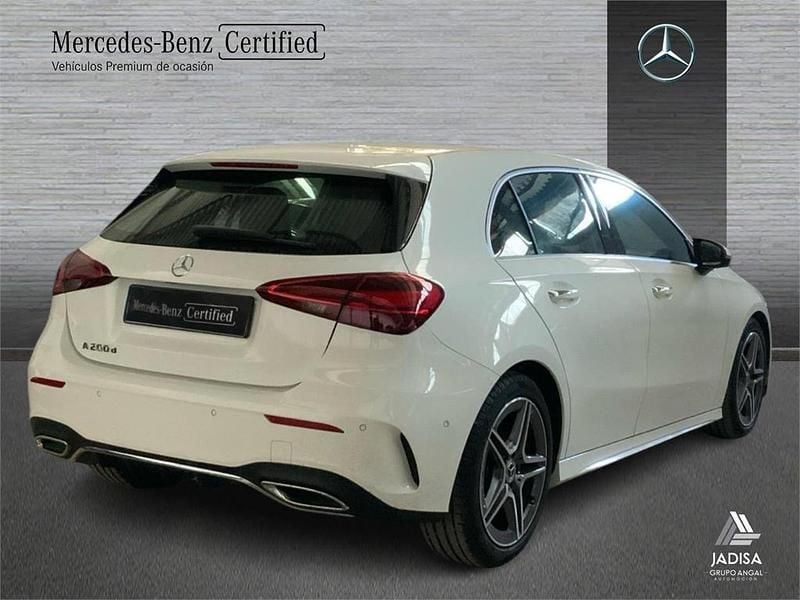 Usado Mercedes A200 AMG line 150 CV (110 kW) 2024 Blanco Berlina