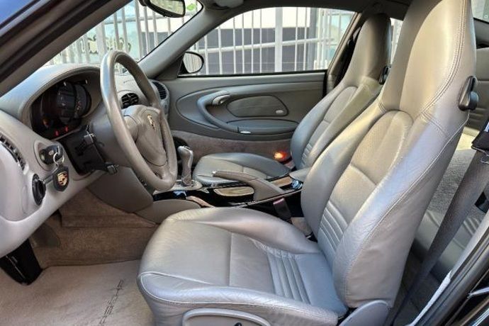 Usado Porsche 911 420 CV (308 kW) 2002 Coupe