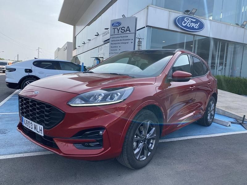 Usado Ford Kuga ST-Line 225 HP (165 kW) 2023 Vermelho SUV