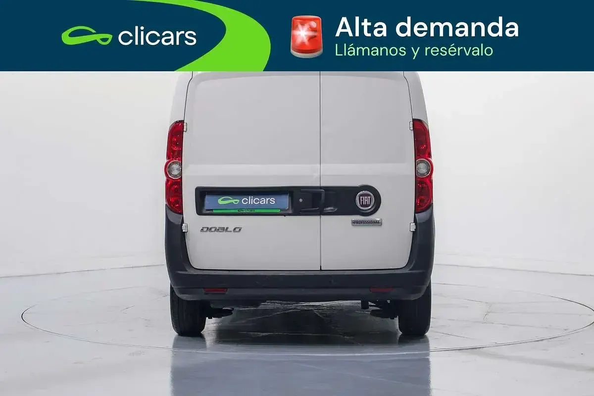 Usado Fiat Doblò 95 CV (69 kW) 2021 Blanco Monovolumen