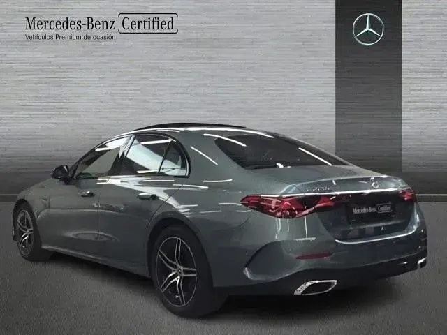 Usado Mercedes E220 197 CV (144 kW) 2024 Verde plata