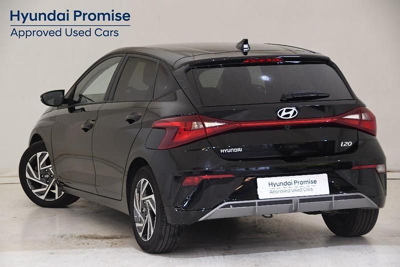 Usado Hyundai i20 100 CV (73 kW) 2025 Negro Utilitario