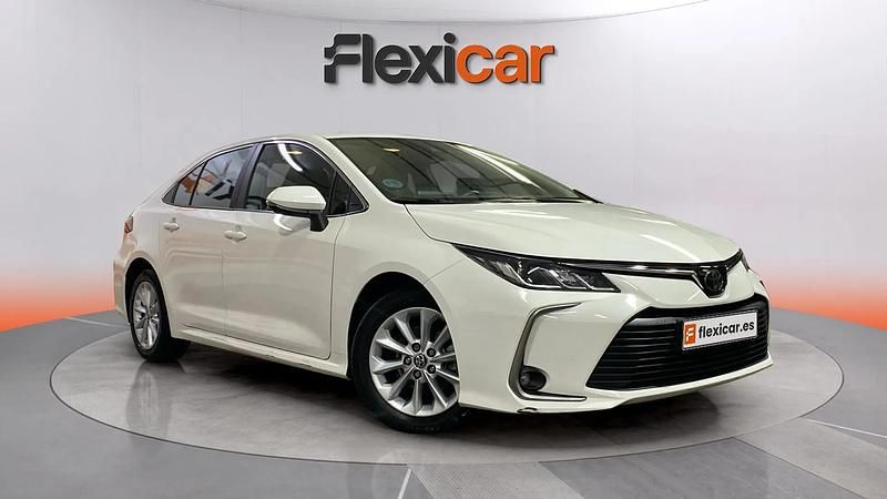 Usado Toyota Corolla Sol 110 CV (80 kW) 2023 Blanco Berlina
