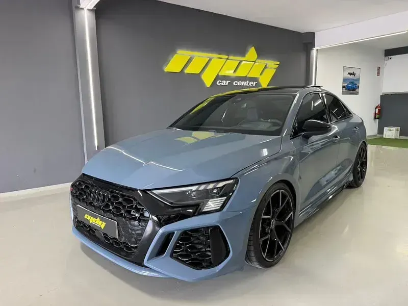 Usado Audi RS3 Premium 400 CV (294 kW) 2021 Gris / plata Berlina