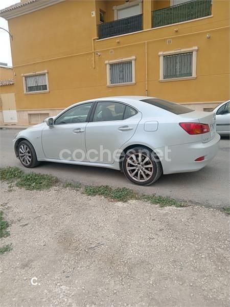 Usado Lexus IS220d Sport Line 177 CV (130 kW) 2007 Gris / plata Berlina
