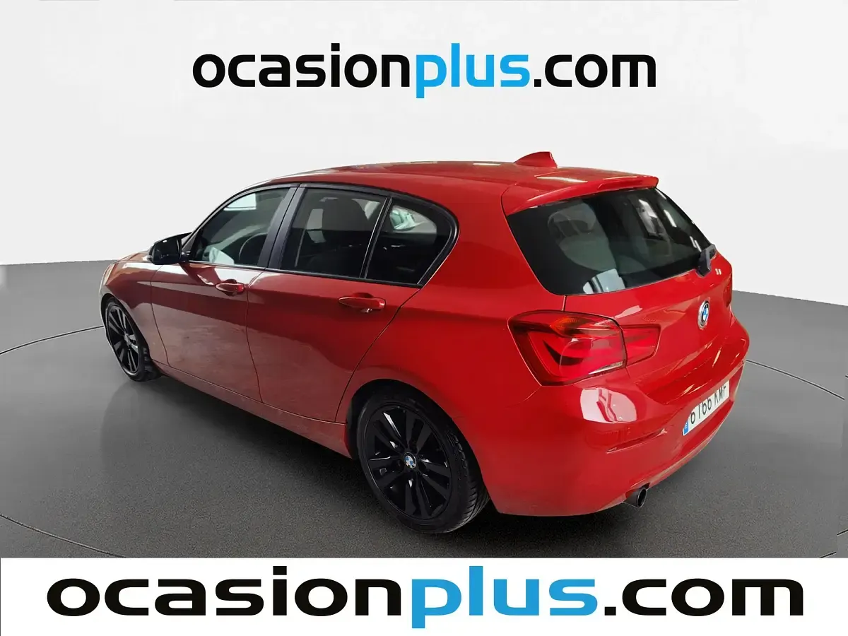Usado BMW 118 136 CV (100 kW) 2018 Rojo Utilitario