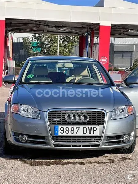 Usado Audi A4 Premium 220 CV (161 kW) 2006 Gris / plata Berlina