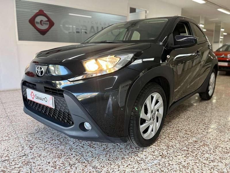 Negro Usado 2022 Toyota Aygo Play Utilitario | 12.950 € (Precio justo) - Imagen 1/4