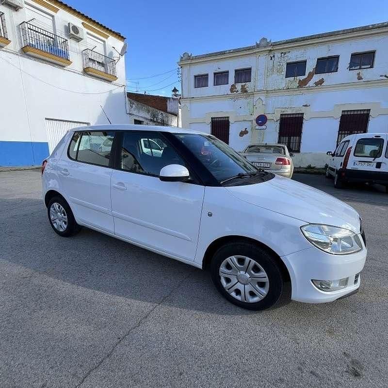 Usado Skoda Fabia Ambition 90 HP (66 kW) 2011 Branco Citadino