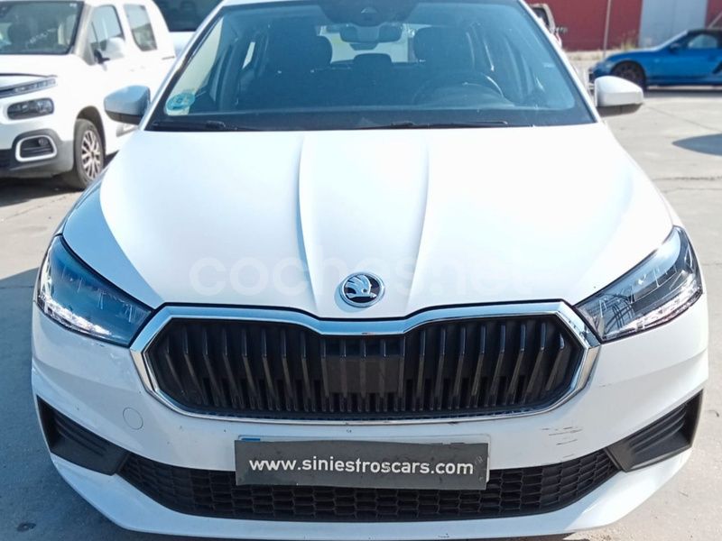 Usado Skoda Fabia Ambition 95 CV (69 kW) 2022 Blanco Utilitario