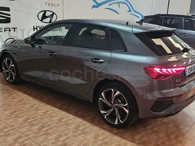 Usado Audi A3 S-Line 245 CV (180 kW) 2023 Gris / plata Berlina