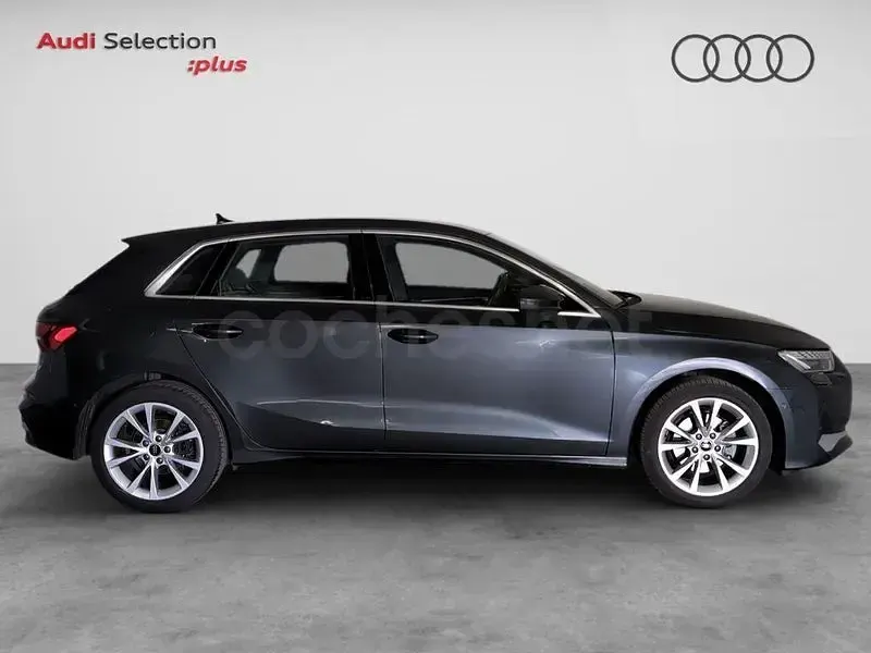 Usado Audi A3 Advanced Plus 150 CV (110 kW) 2025 Gris / plata Berlina