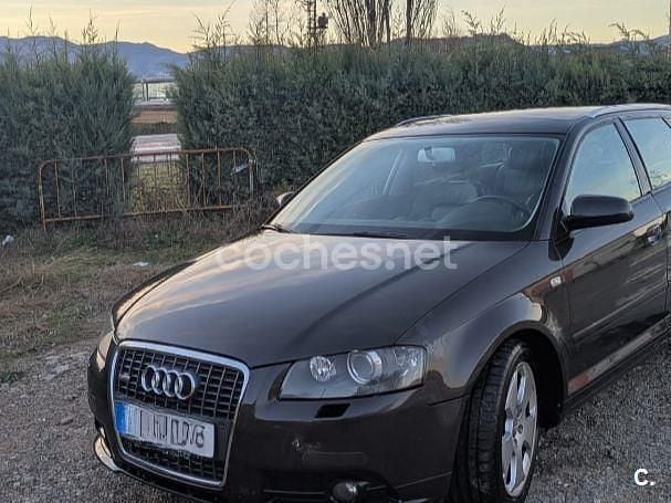 Negro Usado 2007 Audi A3 Attraction Berlina | 2950 € (Super precio) - Imagen 1/4
