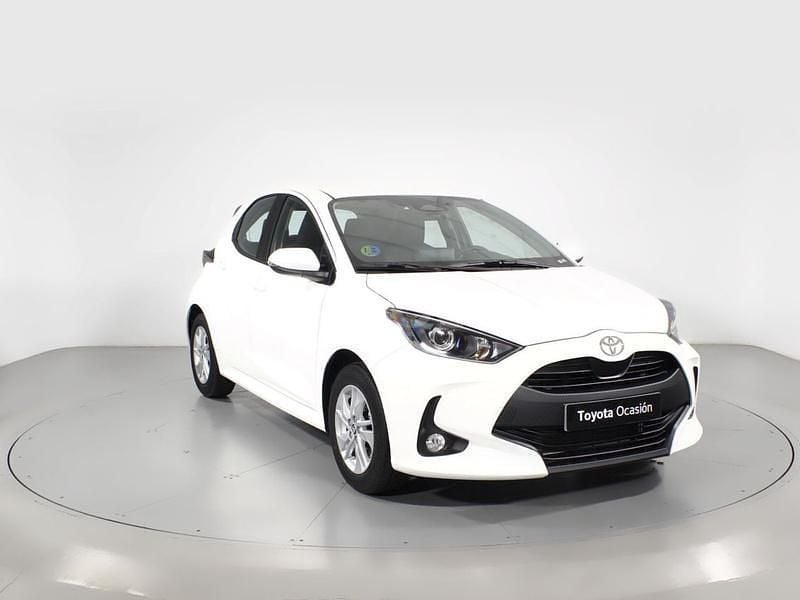 Blanco Nuevo 2025 Toyota Yaris Hybrid Business Edition Berlina | 24.800 € (Caro) - Imagen 1/4