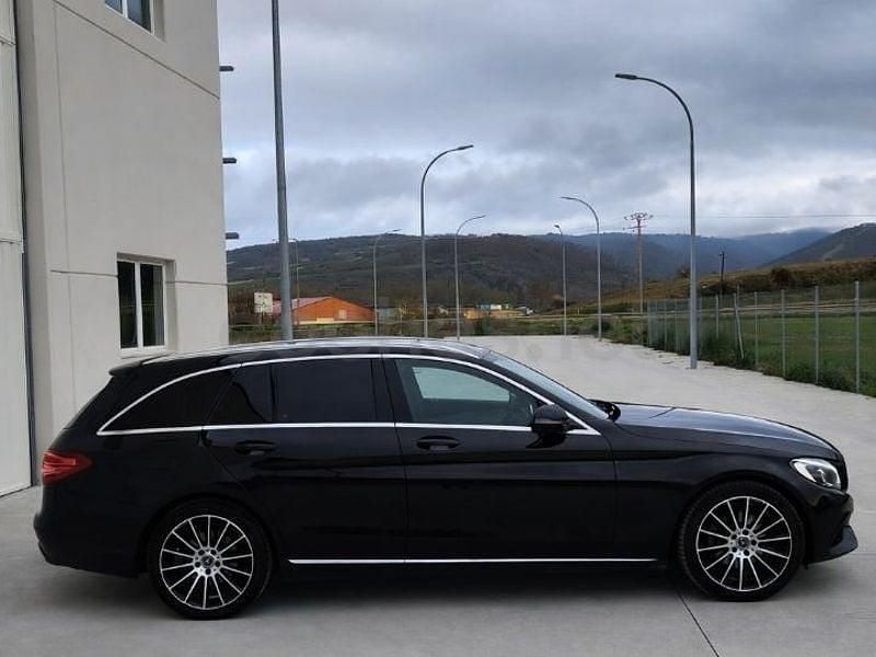 Używany Mercedes C200 150 KM (110 kW) 2018 Czarny Kombi