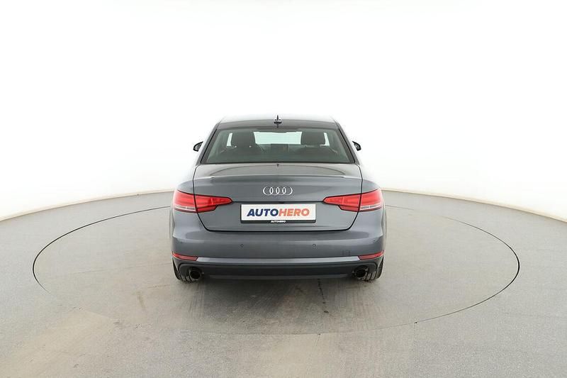 Usado Audi A4 Advanced 190 CV (139 kW) 2016 Azul Berlina