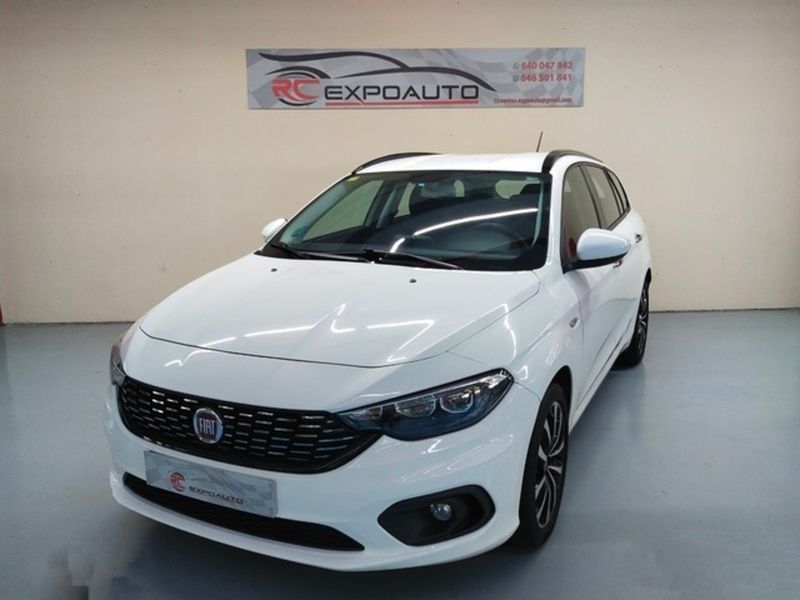 Blanco Usado 2018 Fiat Tipo Lounge Familiar | 13.490 € (Caro) - Imagen 1/4