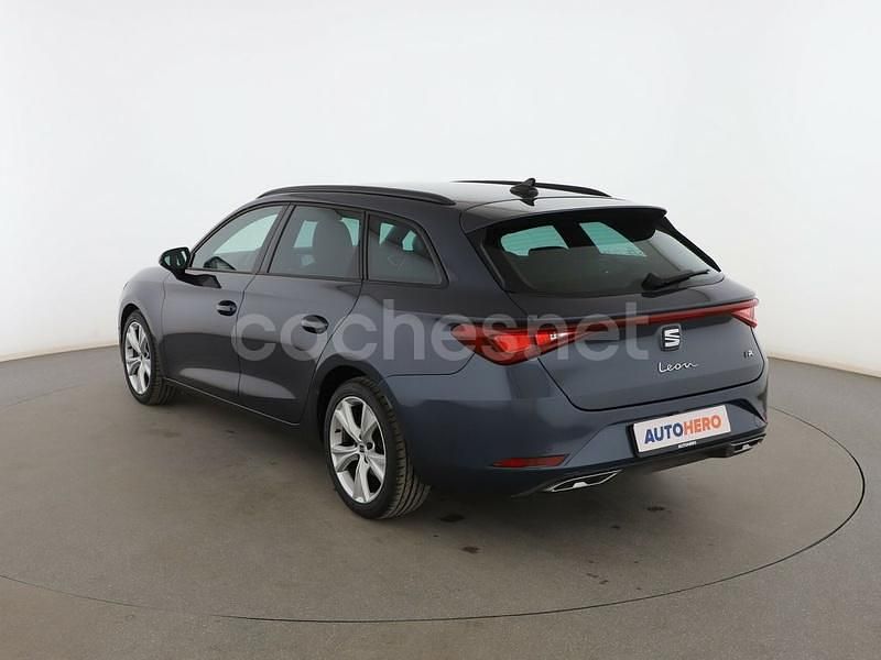 Usado Seat Leon FR 150 CV (110 kW) 2021 Gris Familiar