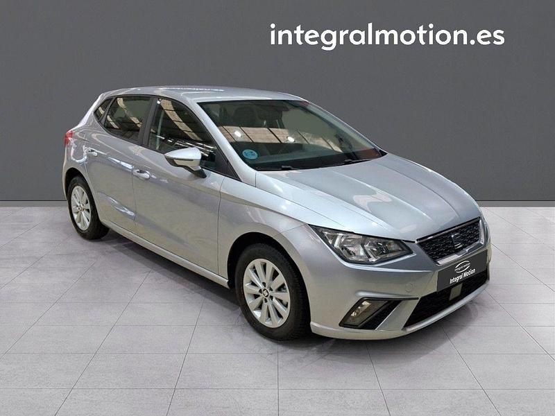 Usado Seat Ibiza Style 80 CV (58 kW) 2019 Gris Utilitario