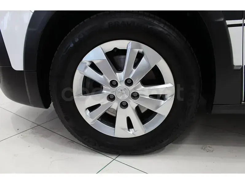 Usado Peugeot Rifter Allure 130 CV (95 kW) 2021 Blanco Monovolumen