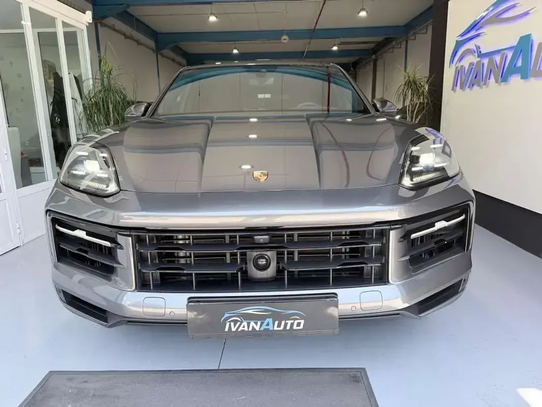 Usado Porsche Cayenne Black Edition 470 CV (345 kW) 2025 Gris SUV