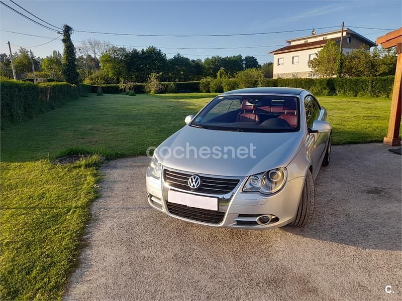 Usado VW Eos 200 CV (147 kW) 2008 Gris / plata Descapotable