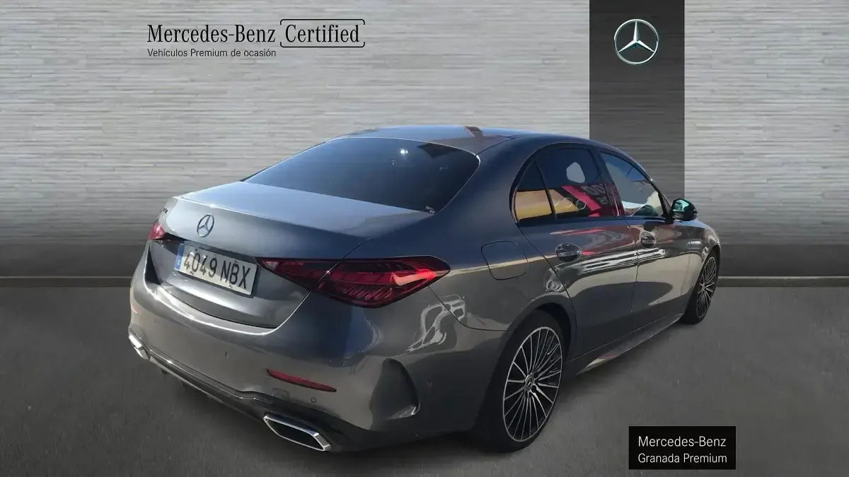 Usado Mercedes C220 AMG line 200 CV (147 kW) 2025 Gris selenita Berlina