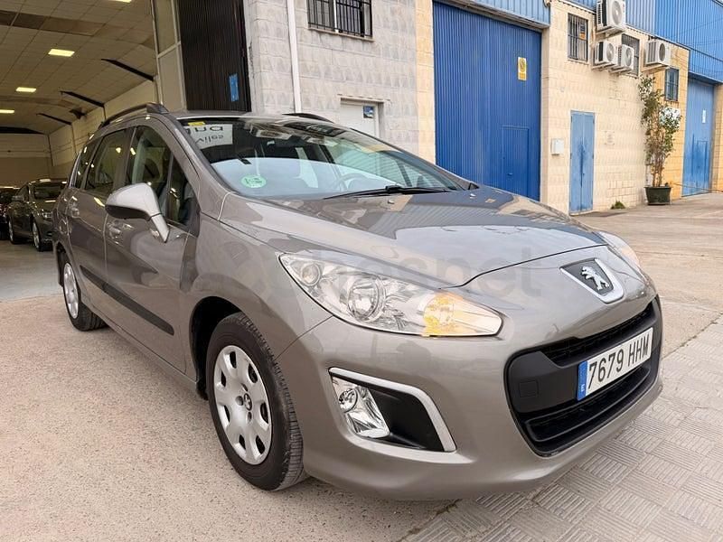 Usado Peugeot 308 SW Access 120 CV (88 kW) 2011 Marrón Familiar