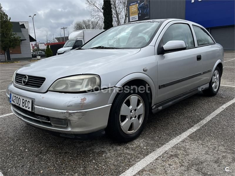 Usado Opel Astra Comfort 100 CV (73 kW) 2000 Gris / plata Berlina
