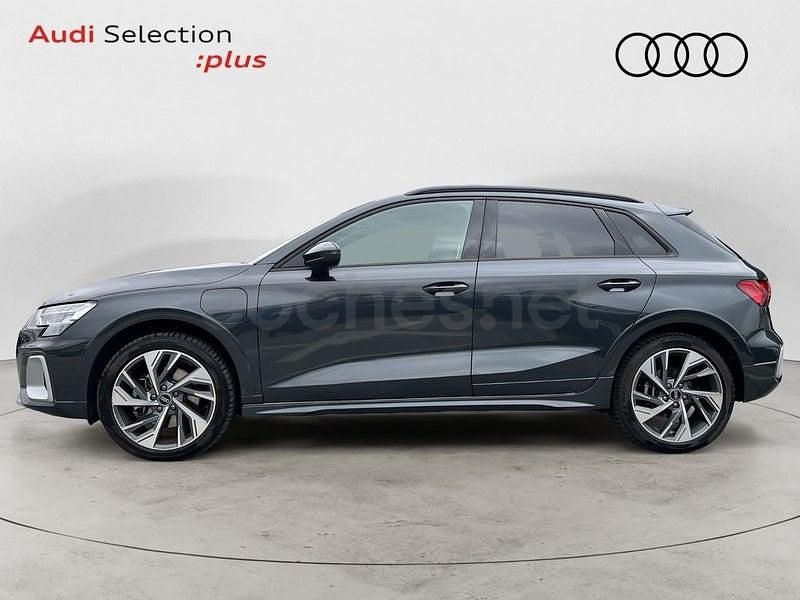 Usado Audi A3 Advanced Plus 204 CV (150 kW) 2025 Gris / plata Berlina