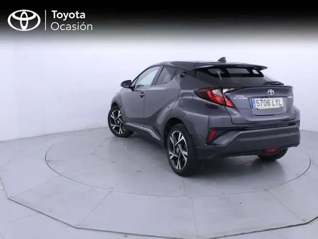 Usado Toyota C-HR Advance 122 CV (89 kW) 2022 Gris SUV