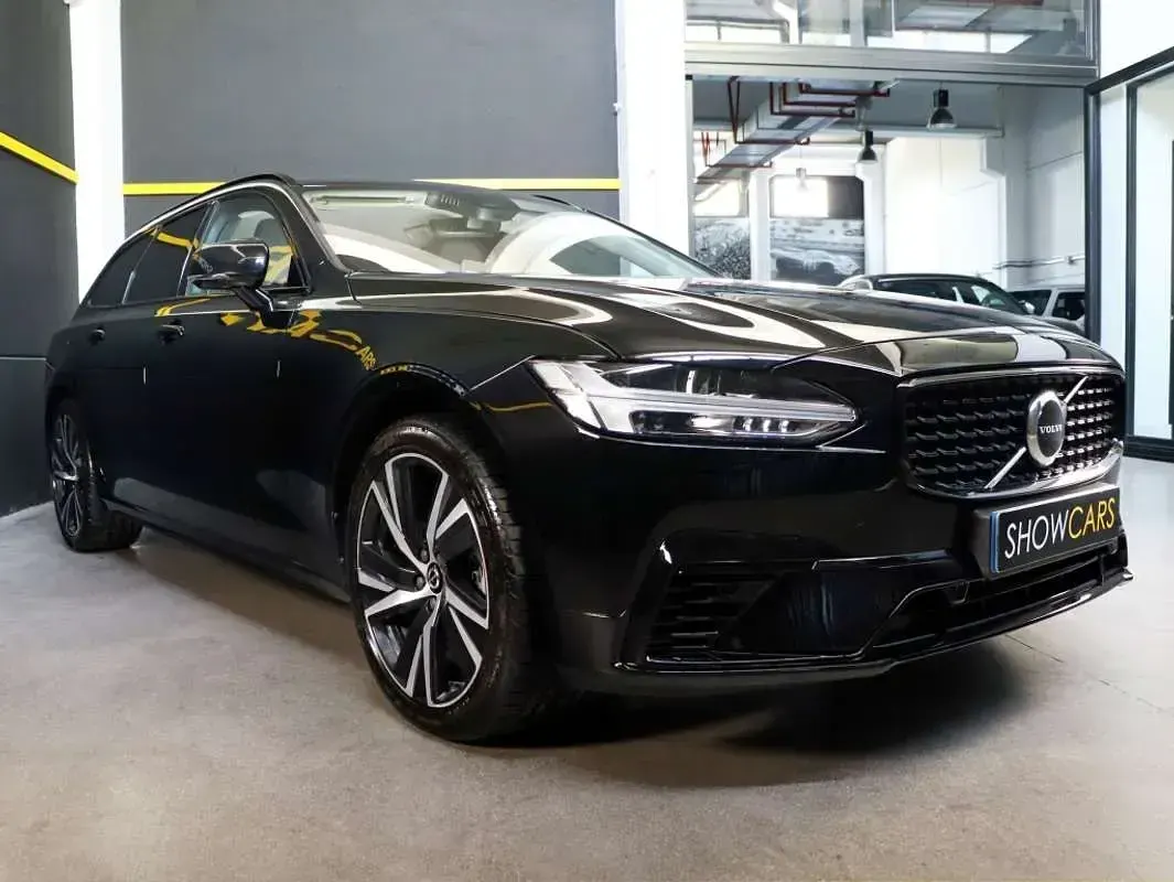 Usado Volvo V90 Plus 351 CV (258 kW) 2023 Negro Familiar