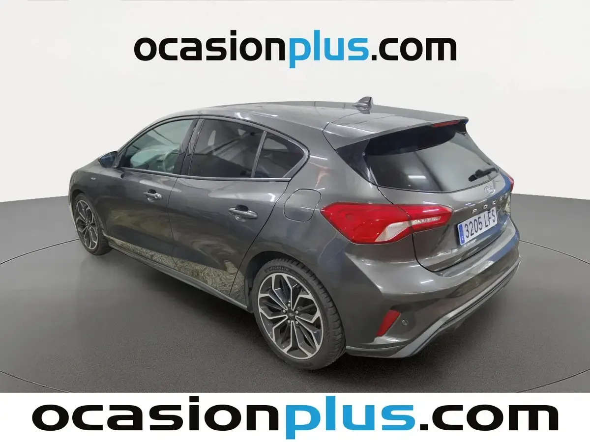 Usado Ford Focus ST-Line 120 CV (88 kW) 2020 Gris Utilitario
