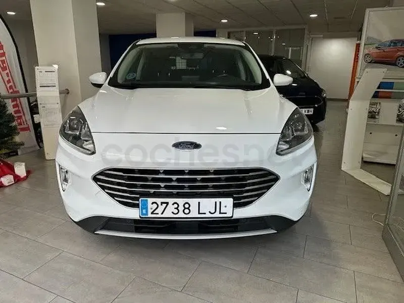 Usado Ford Kuga Titanium 190 CV (139 kW) 2020 Blanco SUV