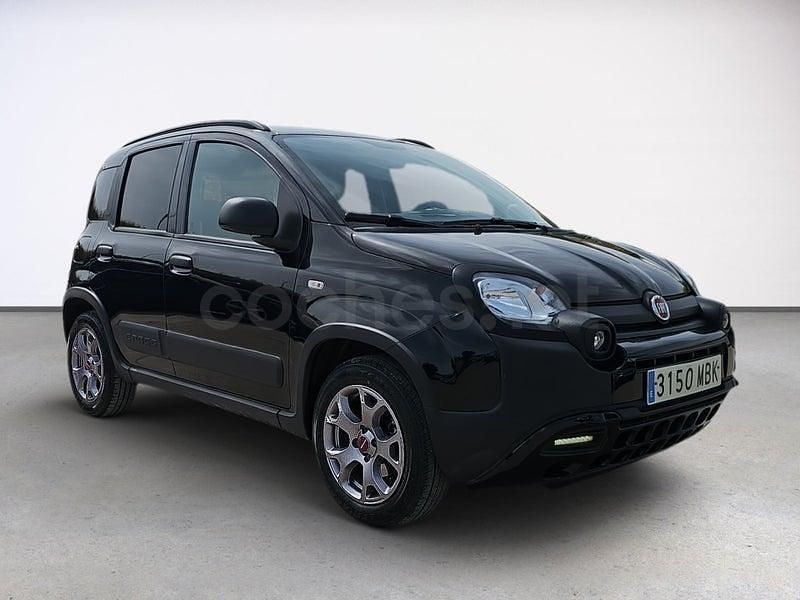 Usado Fiat Panda Cross Cross 70 CV (51 kW) 2022 Negro Utilitario