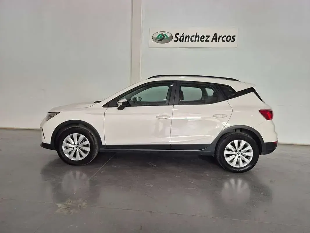 Usado Seat Arona Style 109 CV (80 kW) 2021 Blanco SUV