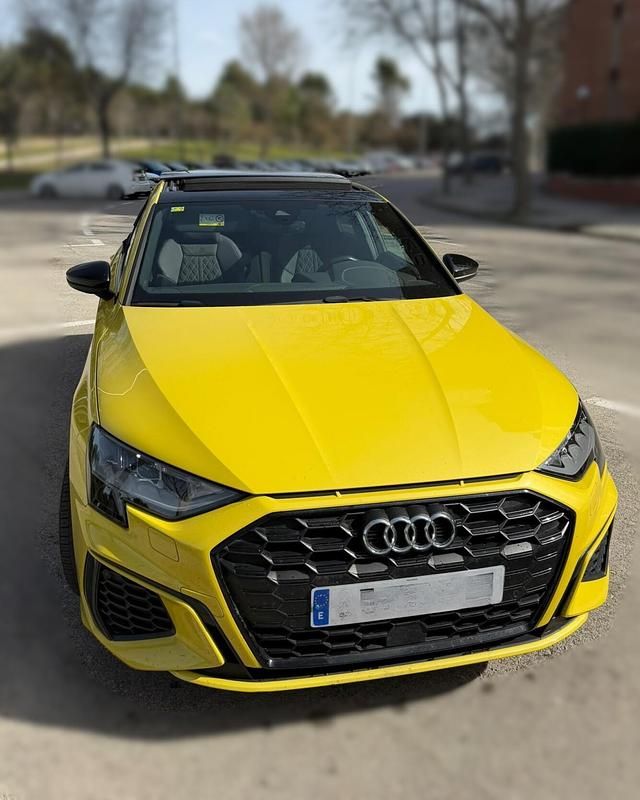 Usado Audi A3 Sportback e-tron Black Edition 245 CV (180 kW) 2021 Amarillo Utilitario