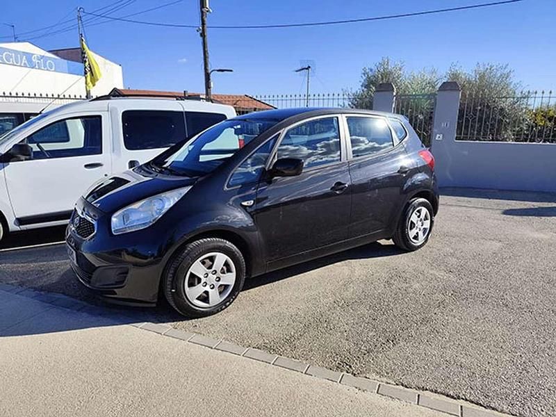 Usado Kia Venga 90 CV (66 kW) 2012 Negro Utilitario