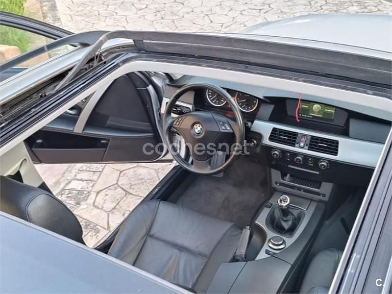 Usado BMW 523 177 CV (130 kW) 2007 Gris / plata Familiar