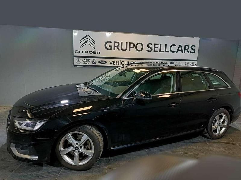 Usado Audi A4 Advanced 163 CV (119 kW) 2022 Negro Familiar